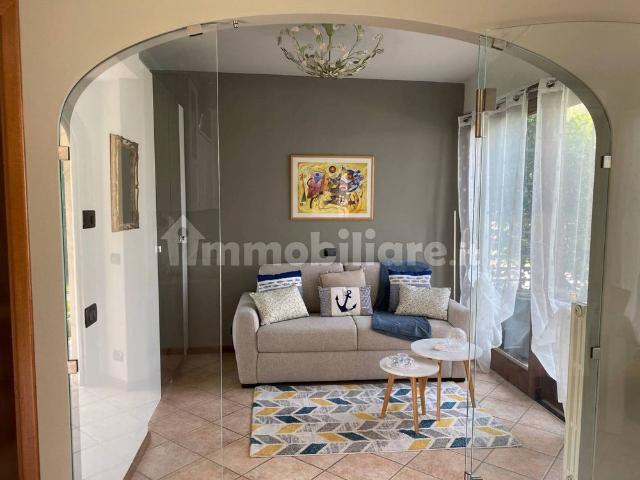 Villa bifamiliare, ottimo stato, 120 m², Moniga del Garda
