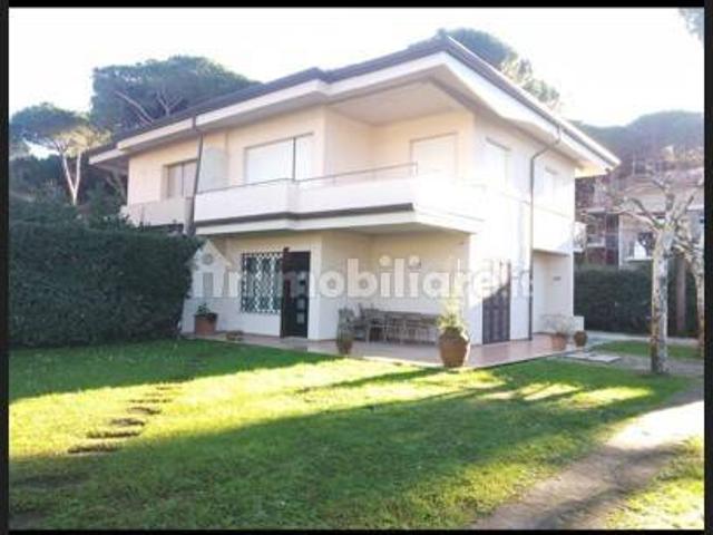 Villa bifamiliare, ottimo stato, 130 m², Forte dei Marmi