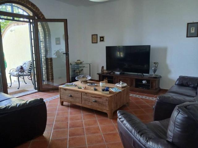 Villa bifamiliare, ottimo stato, 150 m², Centro, Anguillara Sabazia