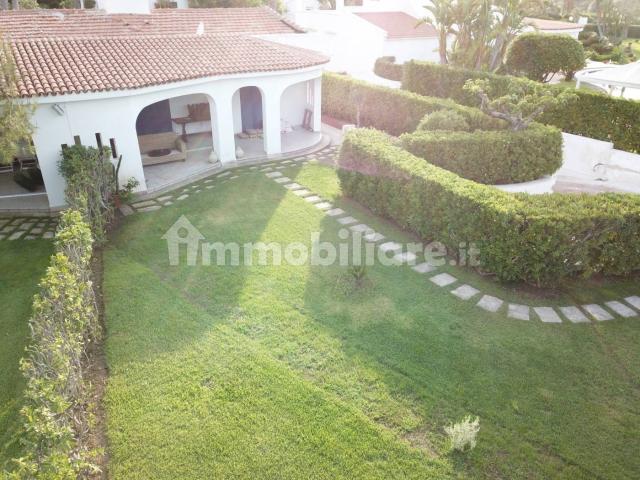 Villa bifamiliare piazza Italia 3, Ostuni Costa, Ostuni