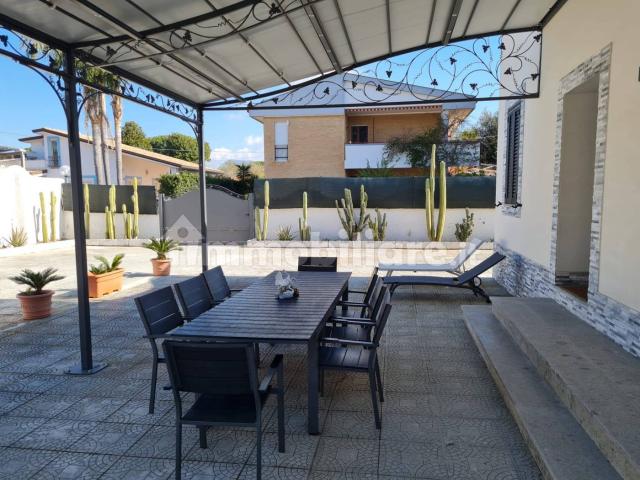 Villa bifamiliare Riva del Sisto, Litoranea Terracina San Felice, Terracina