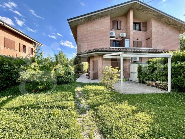 Villa bifamiliare San Lazzaro di Savena. Rif.: E12VRG