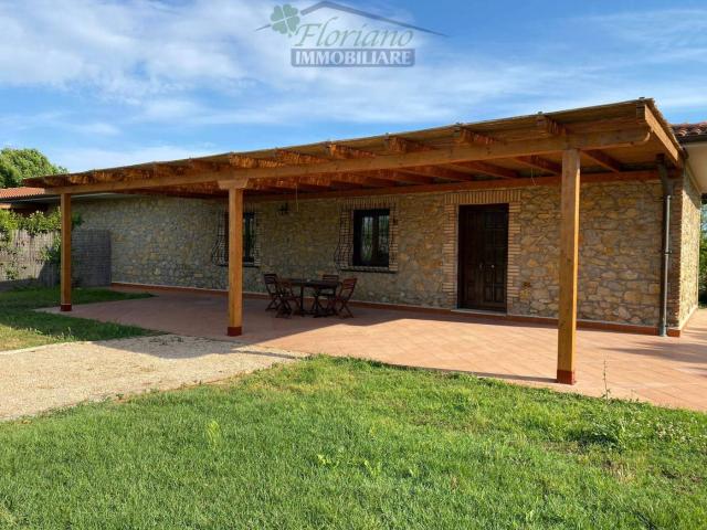 Villa bifamiliare Strada del Tirreno, Montalto di Castro
