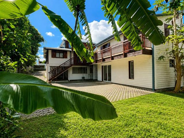 Villa Bourbon Bois 245 m² – Vue mer – 4 chambres – Potent