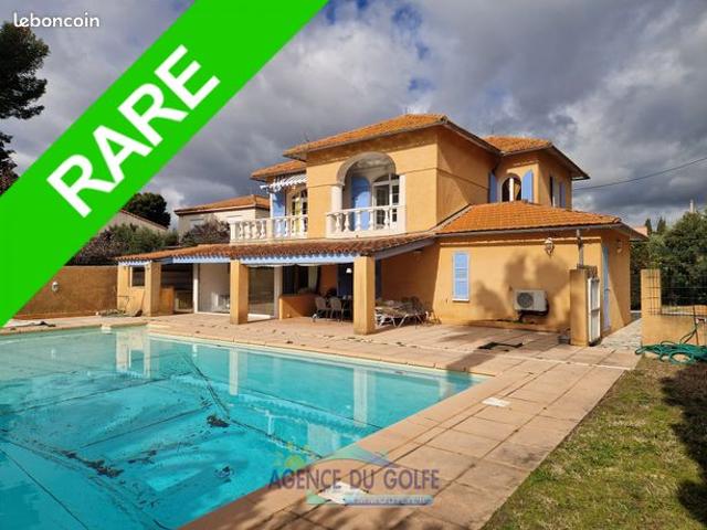 Villa bourgeoise avec piscine au cœur du quartier des plages