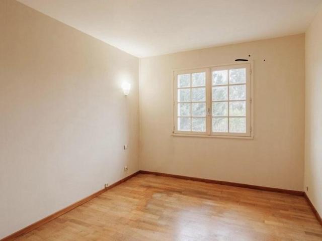 Villa bourgeoise 6 pièces + garage: 195 M2