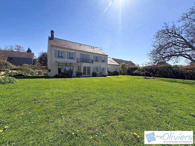 Propriété familiale 9 pièce s 281 m2
