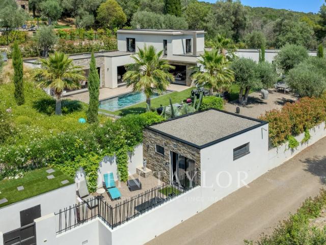Villa californienne au cœur d'un domaine sécurisé prestigieu. 250m² Opio