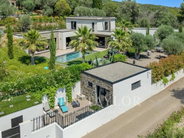Villa californienne au cœur d'un domaine sécurisé prestigieux