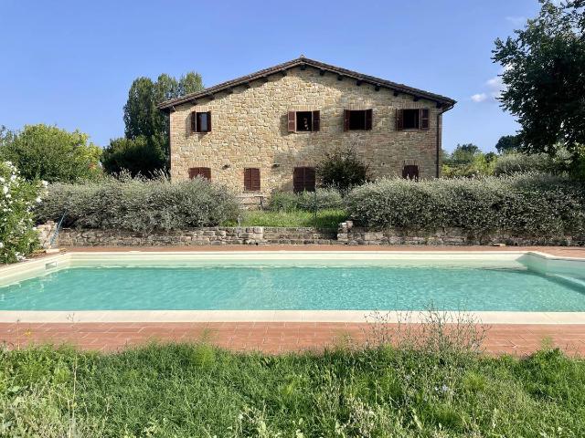 Villa Casale Sant'Ippolito 400m² Amandola