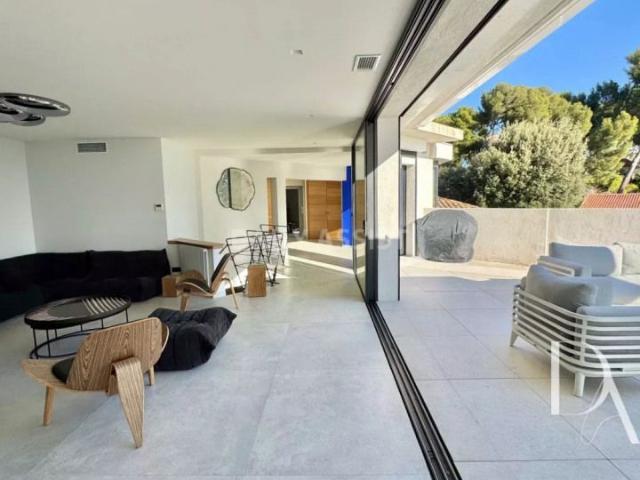 Villa • Cassis
