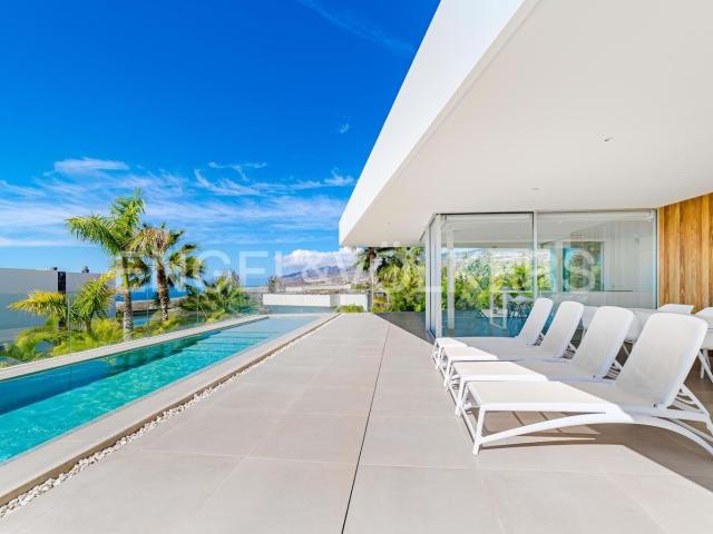 Villa Celeste: Lujo Contemporáneo con Vistas al Mar 489m² Guía de Isora