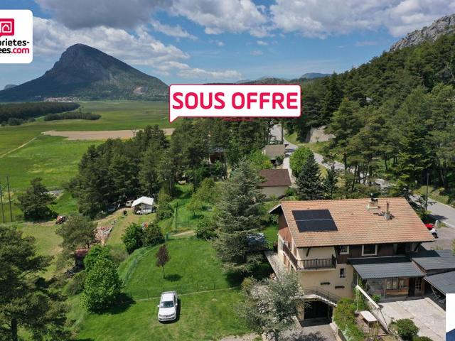 Villa Chalet 142 m2 6 pièces / Garage / Terrain 3200 m2