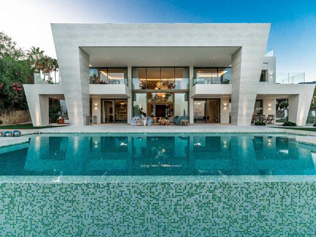 Villa / Chalet de 1072 m2 en venta en The Golden Mile, España