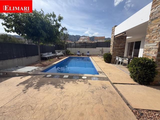 Villa / Chalet de 125 m2 en venta en Alcanar, España