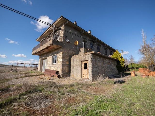 Villa / Chalet de 12000 m2 en venta en Torremocha del Campo, Castilla La Mancha