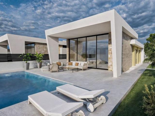 Villa / Chalet de 120 m2 en venta en Playas de Orihuela, España