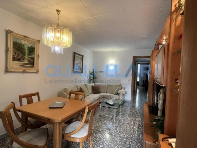 Villa / Chalet de 133 m2 en venta en San Feliú de Llobregat, España