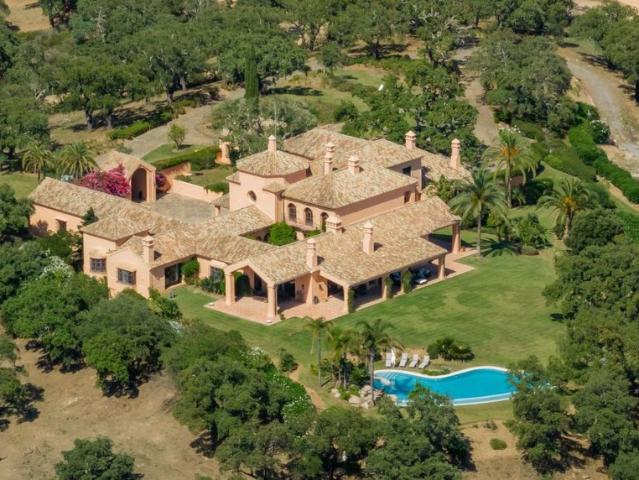 Villa / Chalet de 1460 m2 en venta en Marbella, España