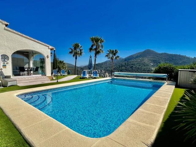 Villa / Chalet de 157 m2 en venta en Alcalalí, Comunidad Valenciana