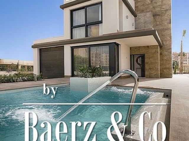 Villa / Chalet de 157 m2 en venta en Playas de Orihuela, Comunidad Valenciana