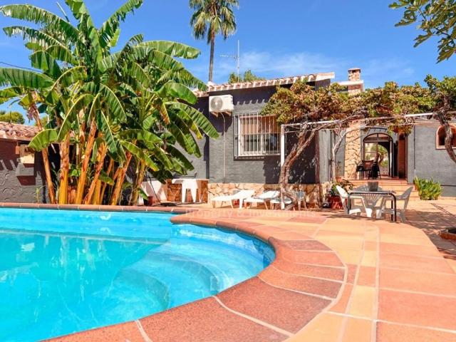 Villa / Chalet de lujo de 150 m2 en venta en Denia, España