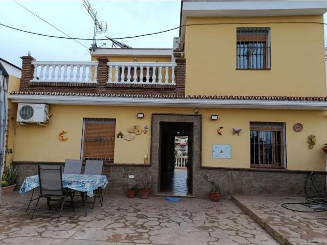 Villa / Chalet de 160 m2 en venta en Olías, España