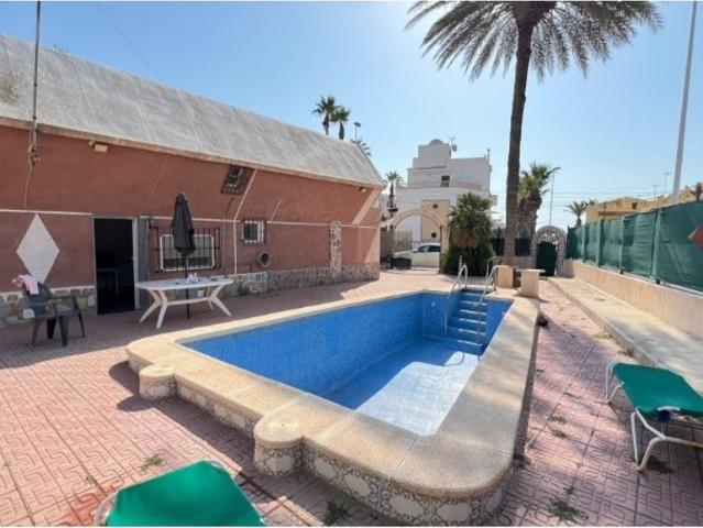Villa / Chalet de 176 m2 en Zona los Frutales, Torrevieja, Provincia de Alicante, Comunidad Valenciana