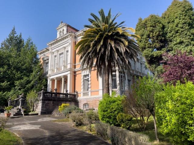 Villa / Chalet de 1850 m2 en venta en Grado, Asturias