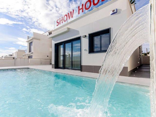 Villa / Chalet de 194 m2 en venta en San Miguel de Salinas, Comunidad Valenciana