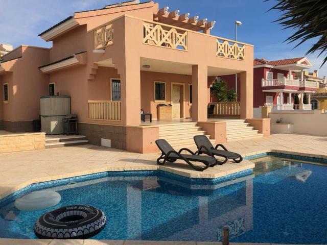 Villa / Chalet de 190 m2 en venta en Rojales, España
