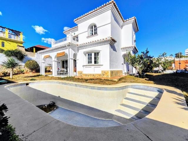 Villa / Chalet de 206 m2 en venta en Benalmádena, España