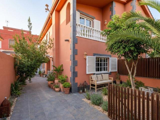 Villa / Chalet de 207 m2 en venta en Tafira, Canarias