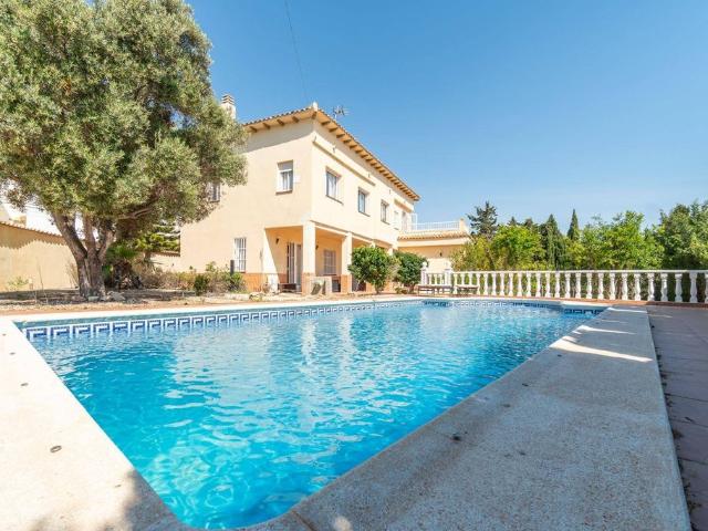 Villa / Chalet de 208 m2 en venta en Torrevieja, España