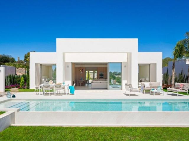 Villa / Chalet de 200 m2 en venta en Orihuela, España