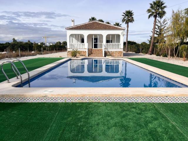 Villa / Chalet de 219 m2 en venta en Dolores, Comunidad Valenciana
