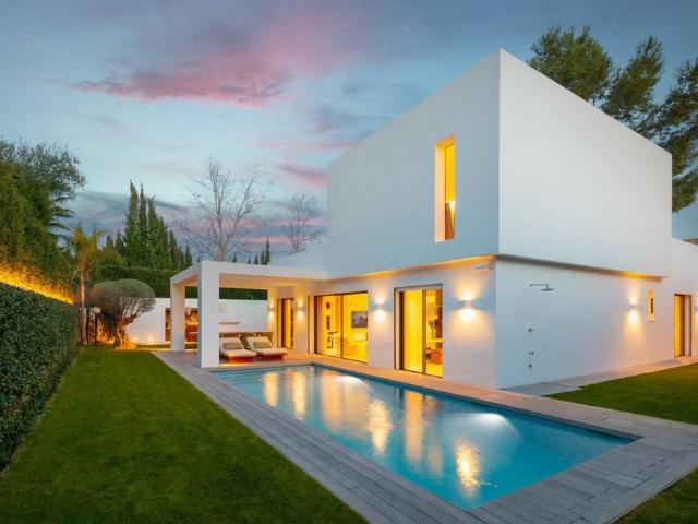 Villa / Chalet de 224 m2 en venta en San Pedro de Alcántara, Andalucía