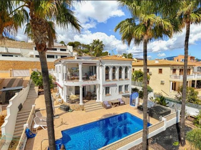 Villa / Chalet de 227 m2 en venta en la Nucia, España
