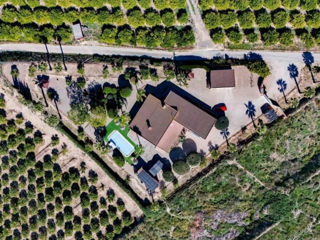 Villa / Chalet de 234 m2 en venta en Orihuela, España