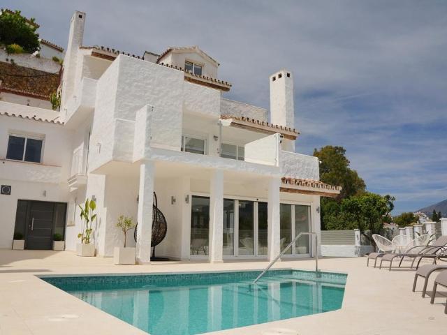 Villa / Chalet de 240 m2 en alquiler en Nueva Andalucia, Andalucía