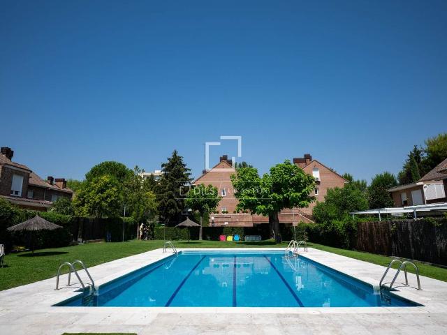 Villa / Chalet de 242 m2 en alquiler en Alcobendas, España