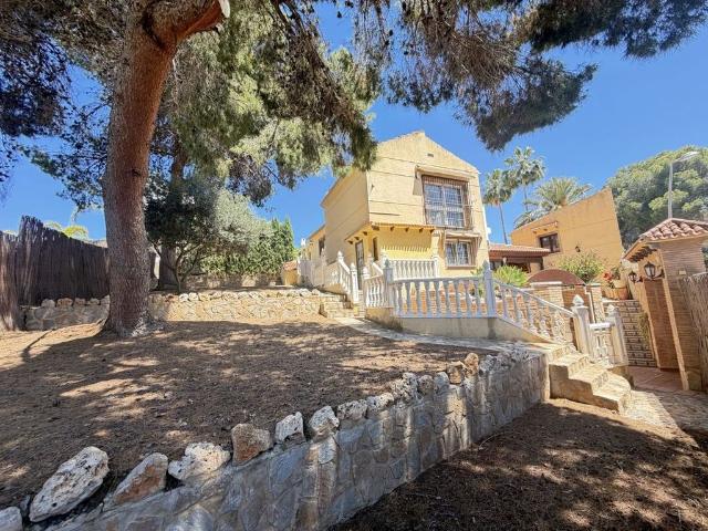 Villa / Chalet de 257 m2 en venta en Orihuela, Comunidad Valenciana