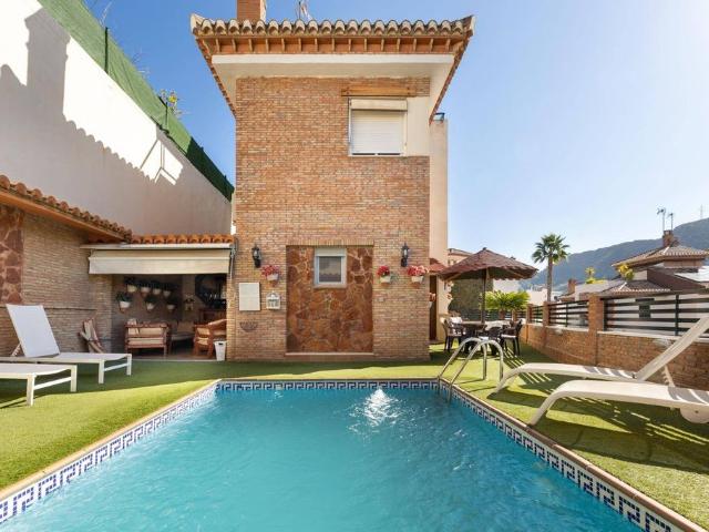 Villa / Chalet de 257 m2 en venta en Granada, Andalucía