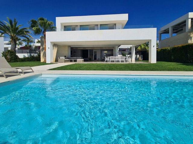 Villa / Chalet de 269 m2 en venta en Marbella, Andalucía