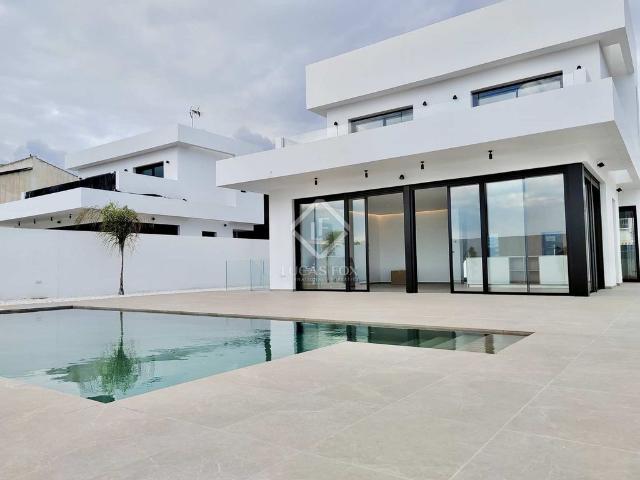 Villa / Chalet de 275 m2 en venta en San Juan de Alicante, España
