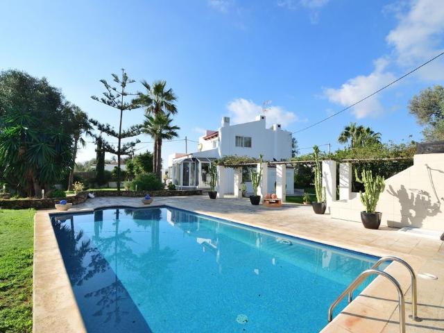 Villa / Chalet de 273 m2 en venta en San Jose de la Atalaya, España