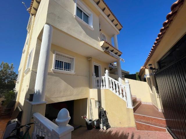 Villa / Chalet de 280 m2 en venta en Guardamar del Segura, España