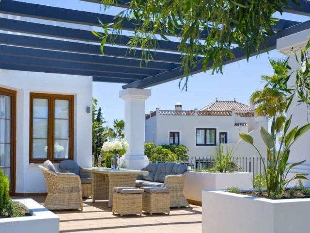 Villa / Chalet de 298 m2 en venta en Estepona, Andalucía