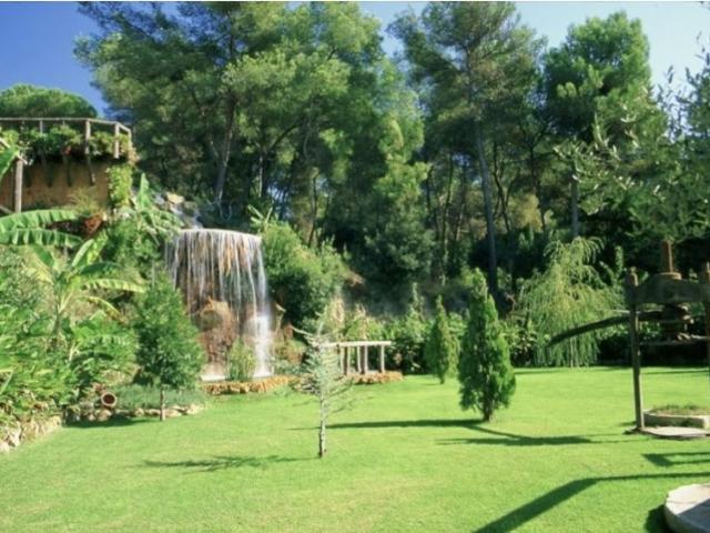Villa / Chalet de 3000 m2 en venta en Badalona, España