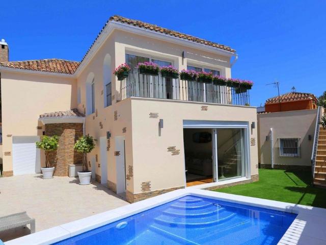 Villa / Chalet de 300 m2 en venta en Marbella, Andalucía